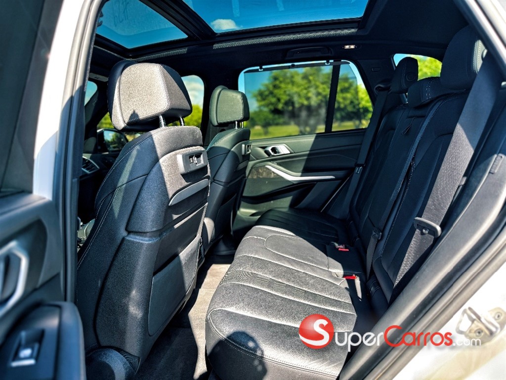 2022 BMW X 5 40i — foto 10 / 12