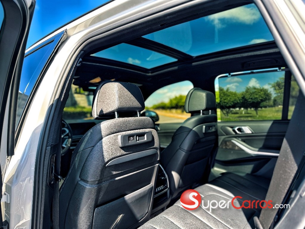 2022 BMW X 5 40i — foto 11 / 12
