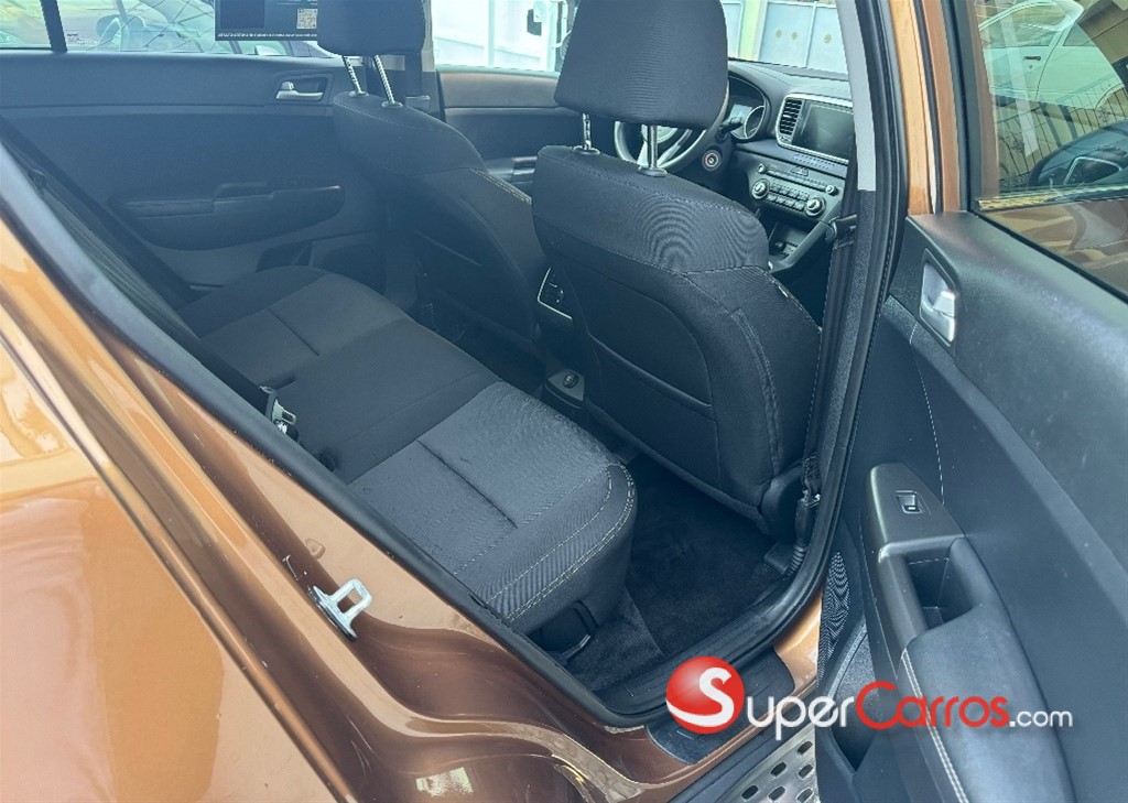 2021 Kia Sportage LX — foto 4 / 12