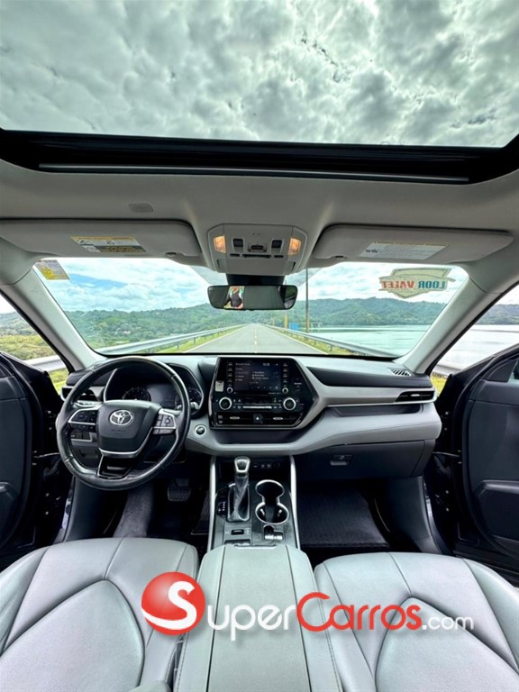 2021 Toyota Highlander XLE — foto 2 / 12