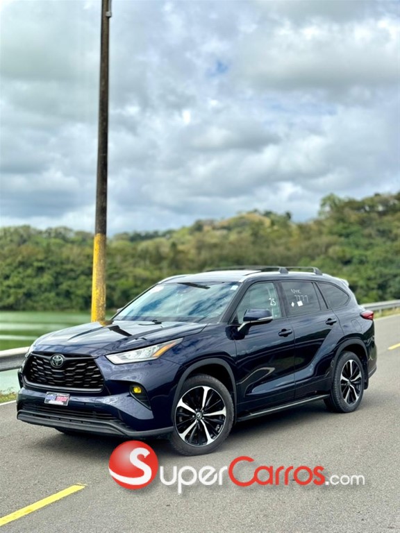 2021 Toyota Highlander XLE — foto 5 / 12