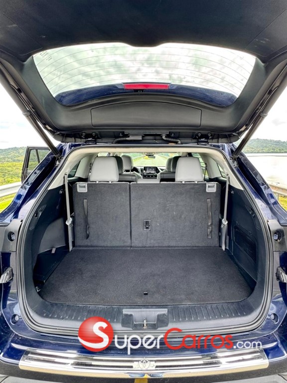 2021 Toyota Highlander XLE — foto 9 / 12