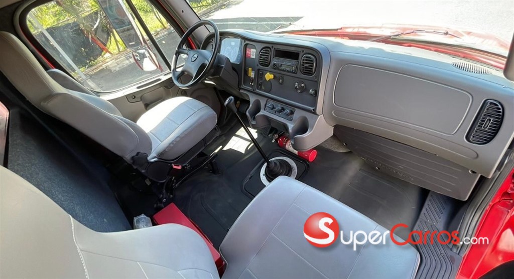 2016 Freightliner M2-106 — foto 10 / 12