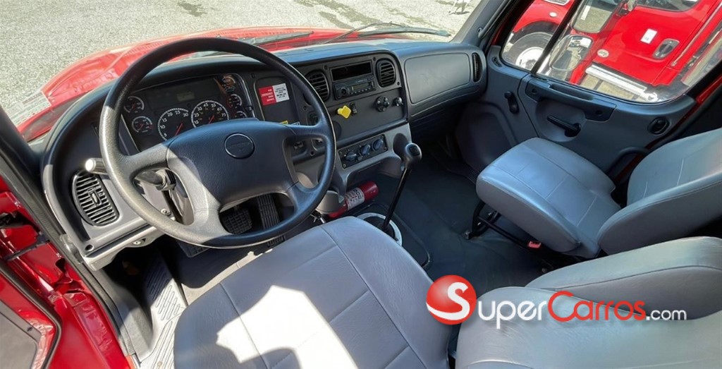 2016 Freightliner M2-106 — foto 11 / 12