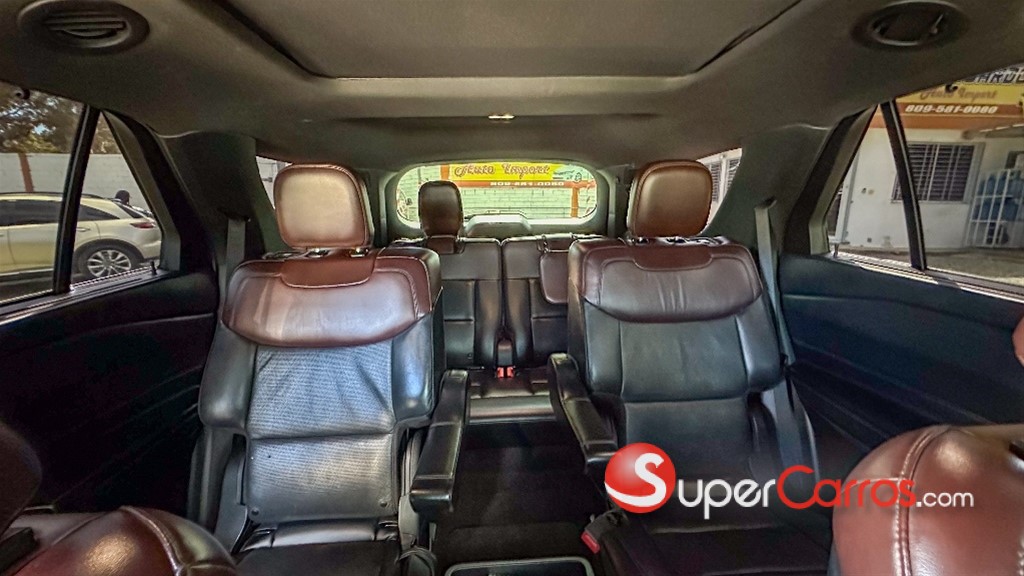 2020 Ford Explorer Platinum — foto 2 / 8