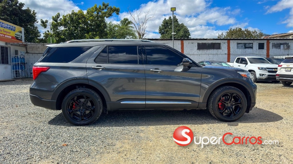 2020 Ford Explorer Platinum — foto 6 / 8