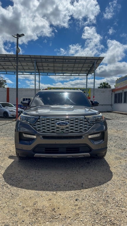 2020 Ford Explorer Platinum — foto 7 / 8