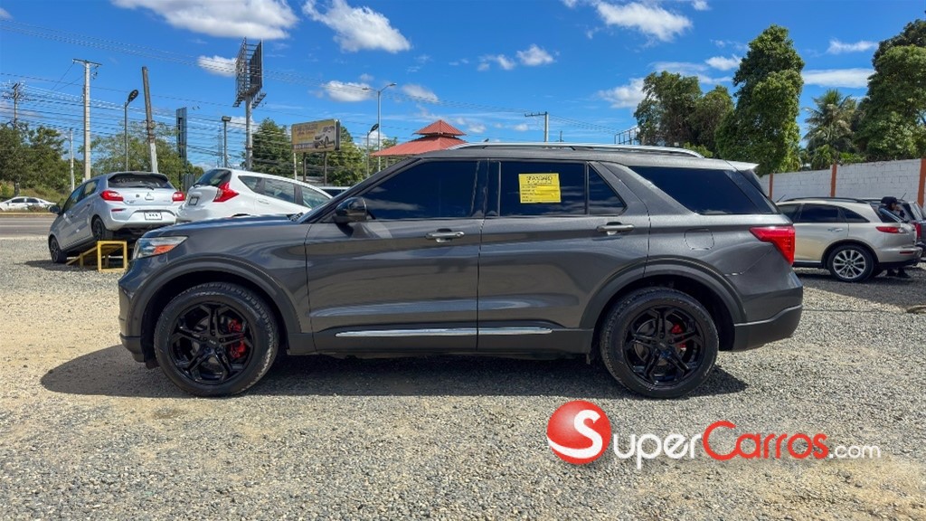 2020 Ford Explorer Platinum — foto 8 / 8