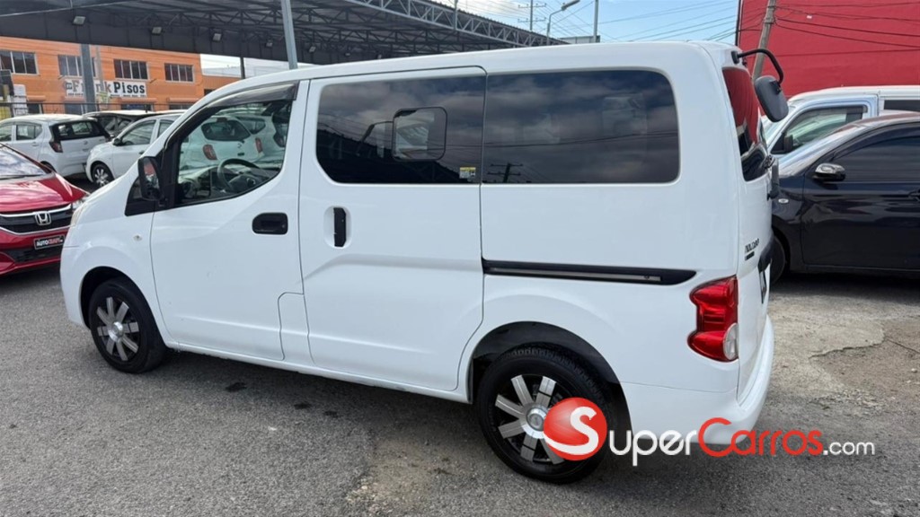 2020 Nissan NV 200 — foto 8 / 12