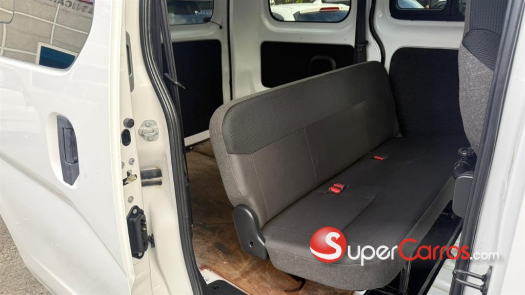 2020 Nissan NV 200 — foto 12 / 12