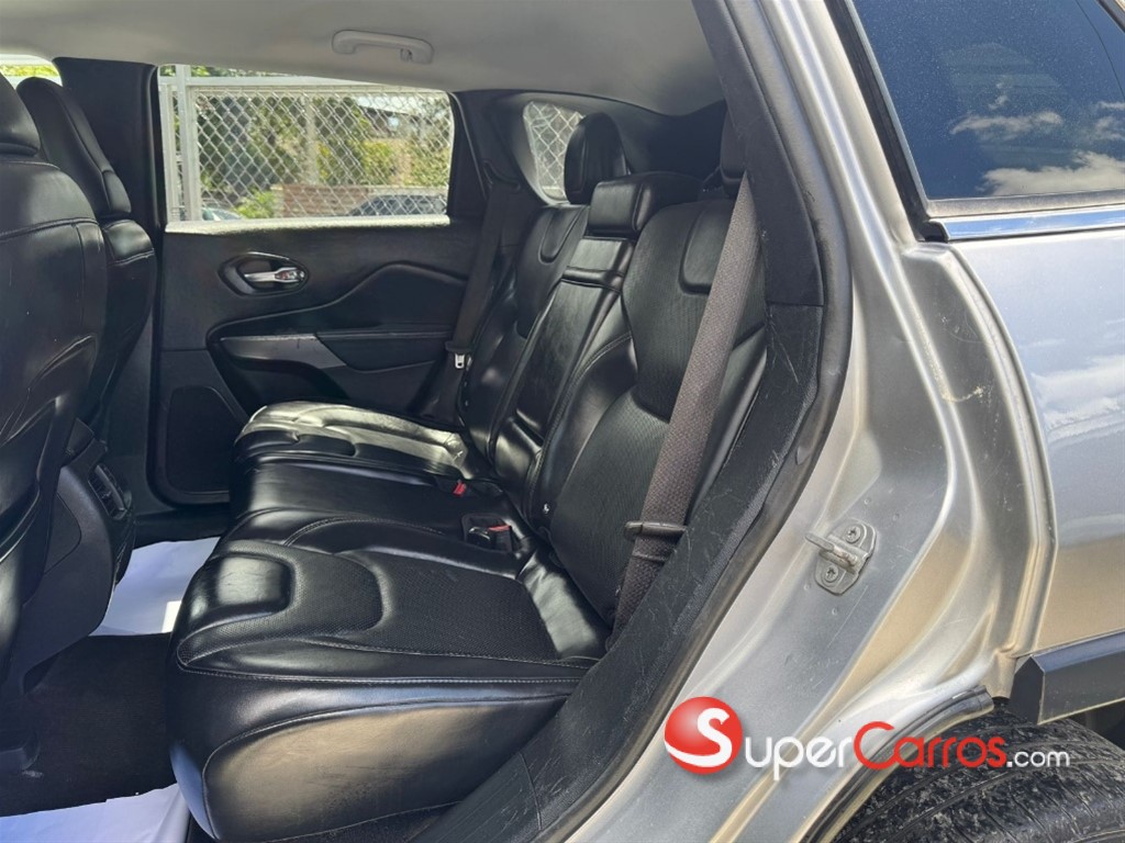 2019 Jeep Cherokee Limited — foto 6 / 12