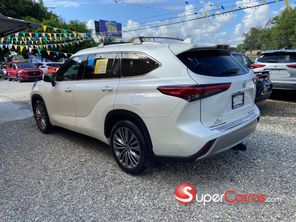 2020 Toyota Highlander Platinum — foto 4 / 8