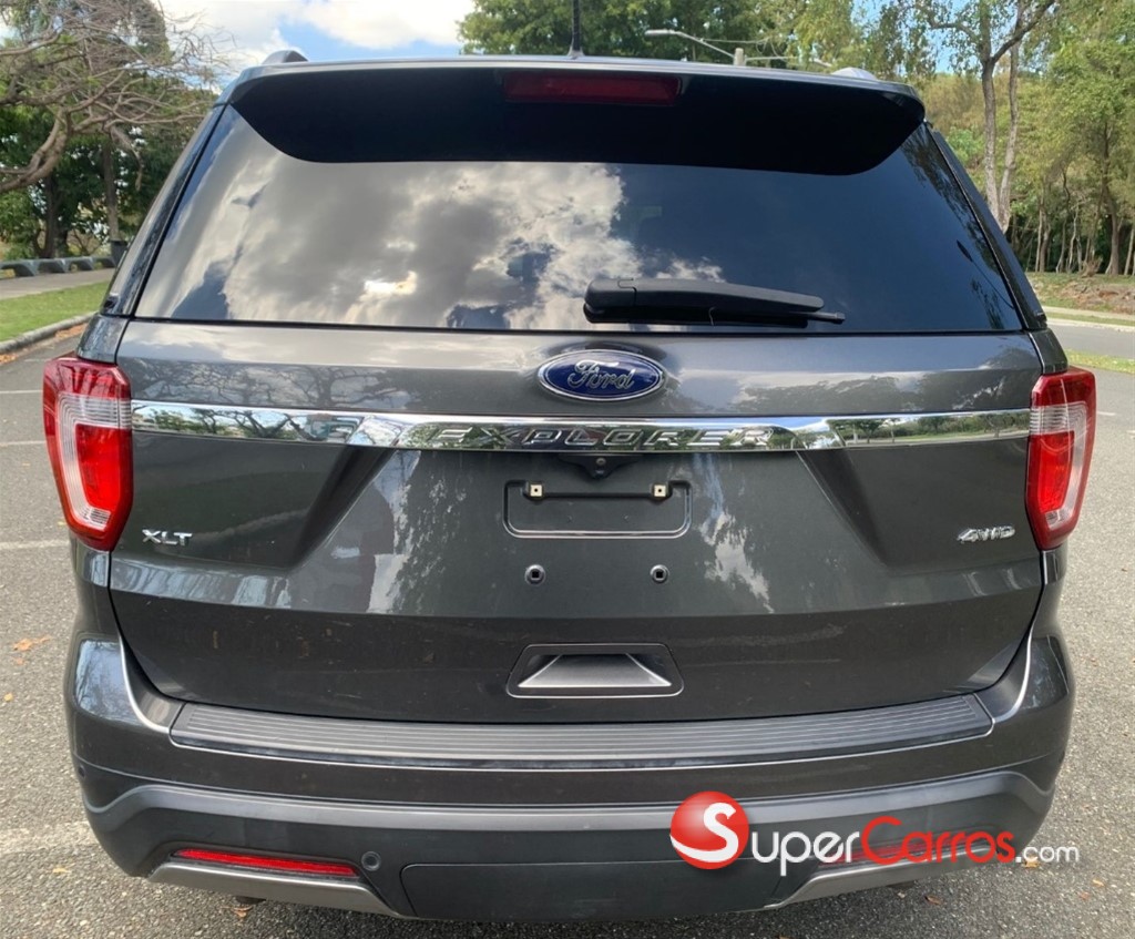 2019 Ford Explorer XLT 4WD — foto 8 / 12