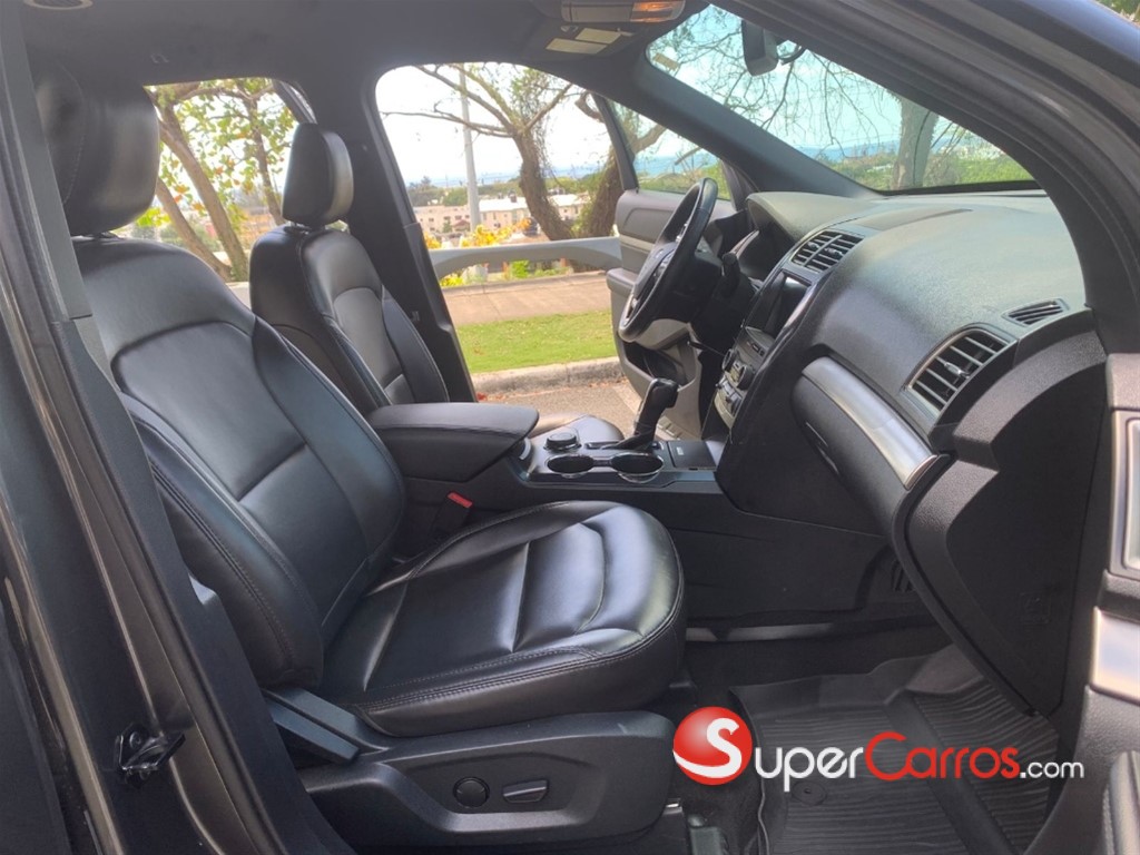2019 Ford Explorer XLT 4WD — foto 9 / 12