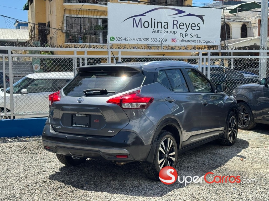2020 Nissan Kicks SR — foto 8 / 12