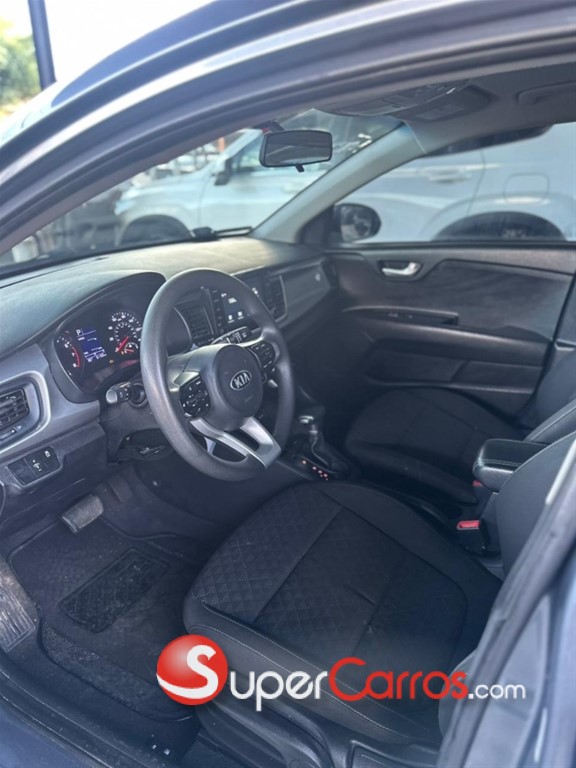 2020 Kia Rio S — foto 5 / 12