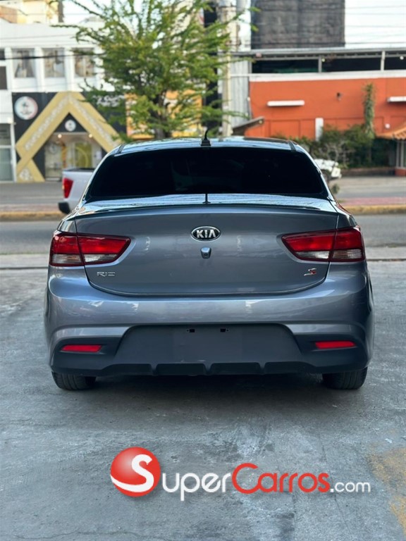 2020 Kia Rio S — foto 10 / 12
