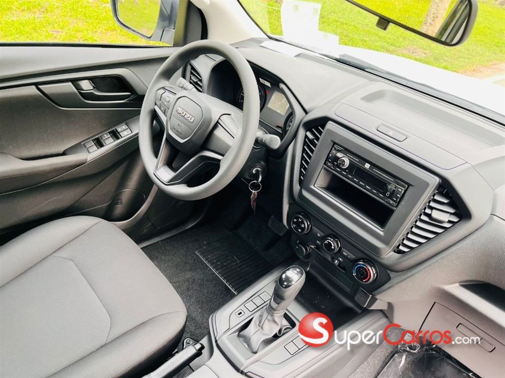 2027 Isuzu DMAX — foto 7 / 12