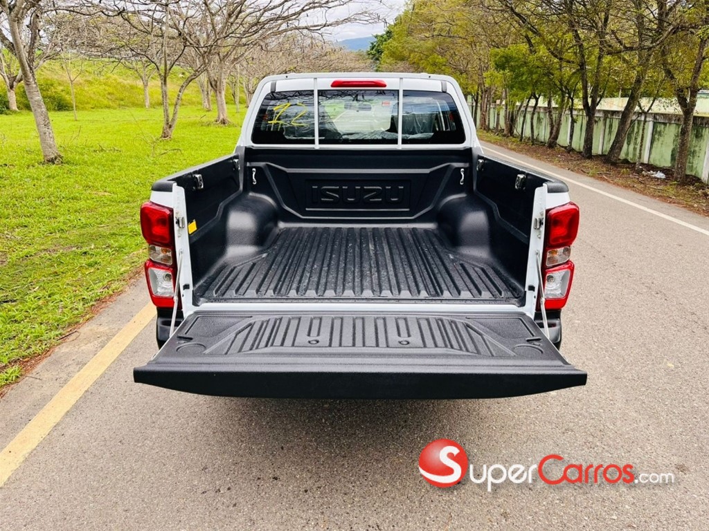 2027 Isuzu DMAX — foto 10 / 12