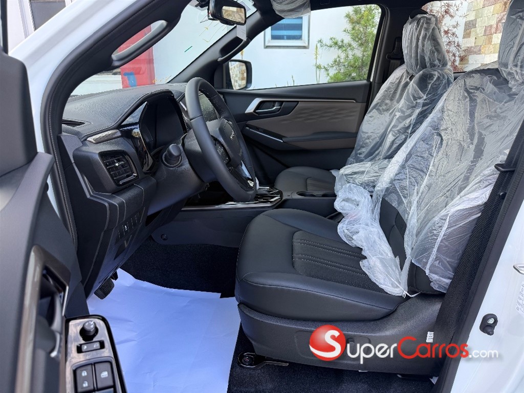 2027 Isuzu DMAX LSE — foto 8 / 12