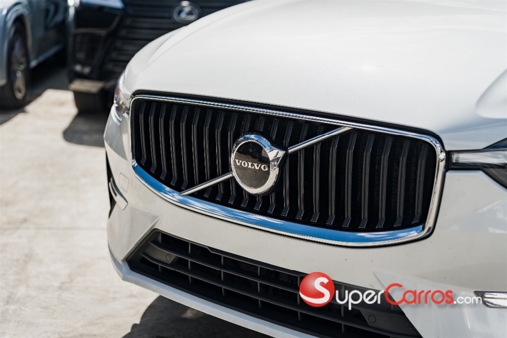 2023 Volvo XC60 CORE — foto 2 / 10