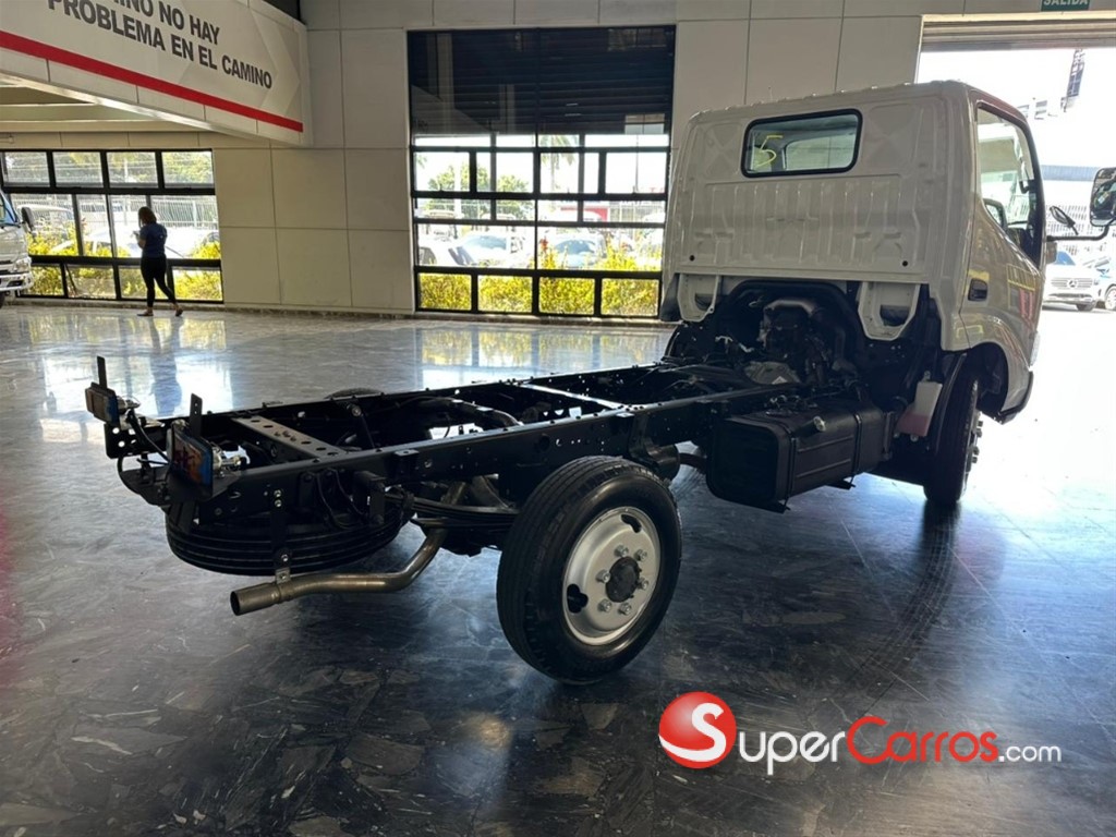 2026 Hino 200 230L — foto 5 / 10