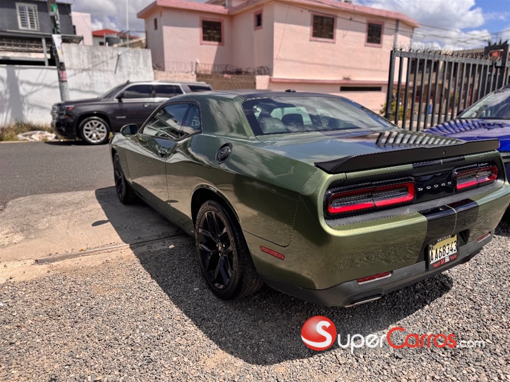 2019 Dodge Challenger SXT — foto 5 / 12