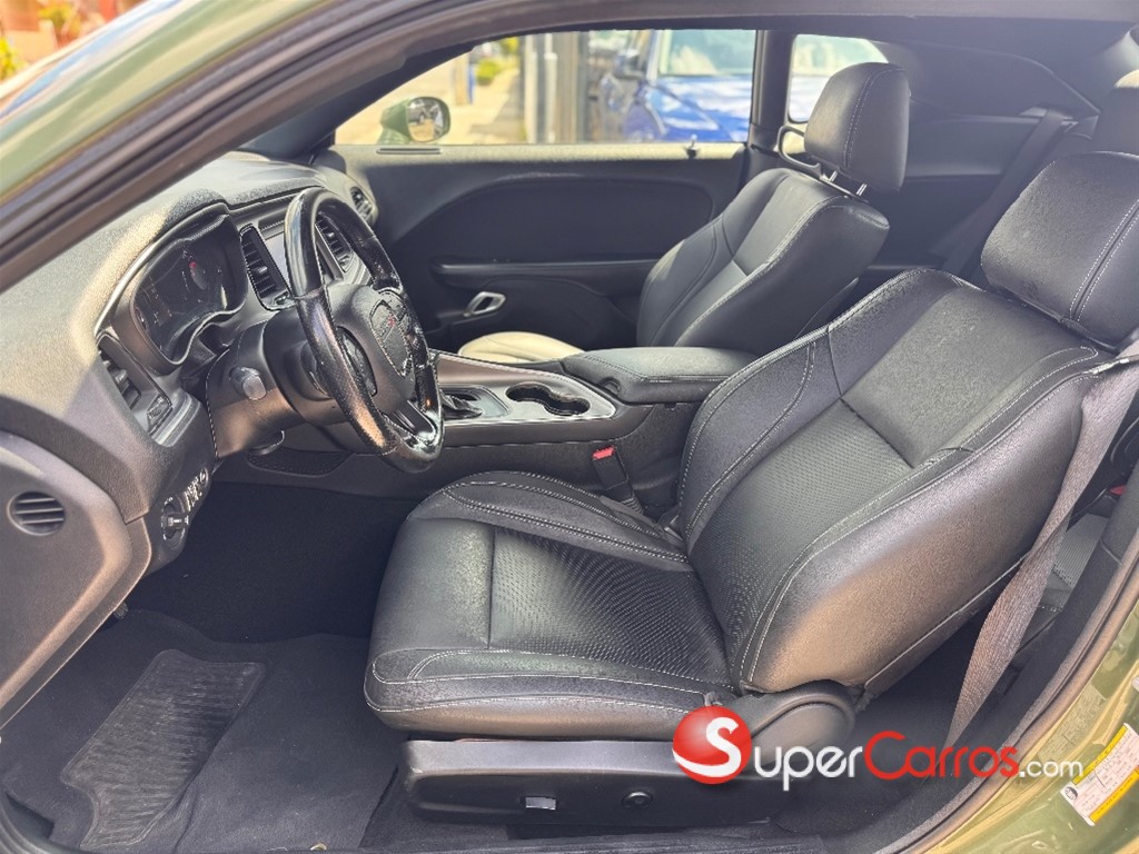 2019 Dodge Challenger SXT — foto 9 / 12