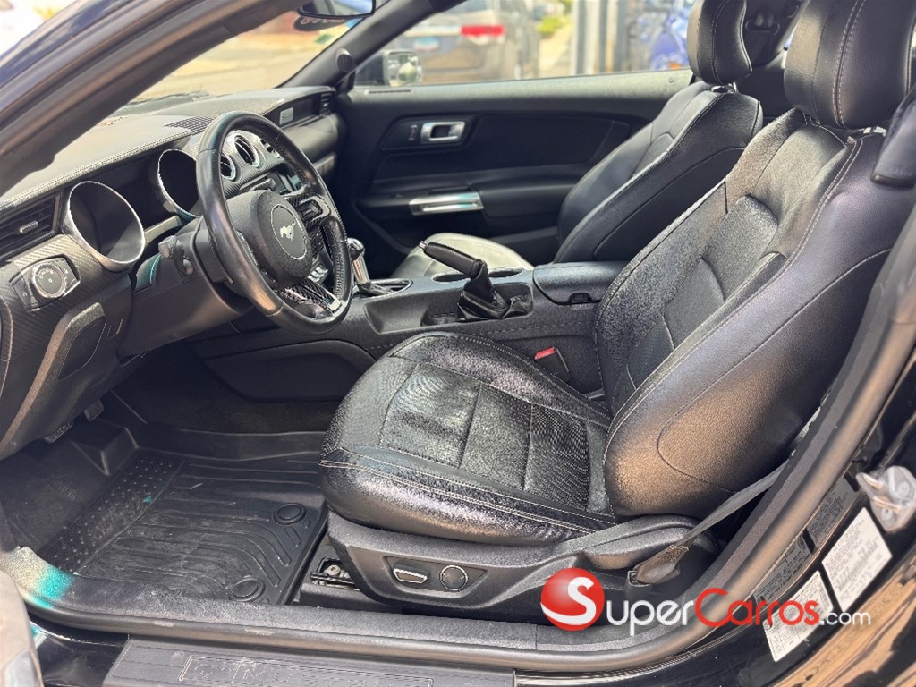 2018 Ford Mustang Ecoboost Premium — foto 8 / 12