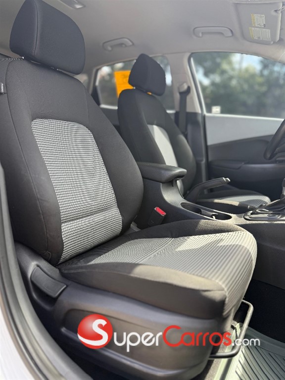 2020 Hyundai KONA — foto 4 / 9