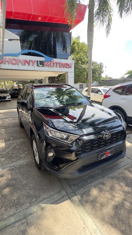 2020 Toyota RAV4 XLE Premium — foto 2 / 12