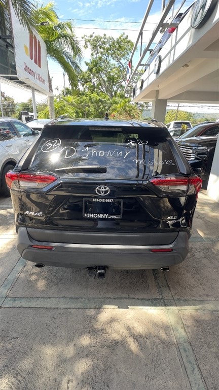 2020 Toyota RAV4 XLE Premium — foto 5 / 12