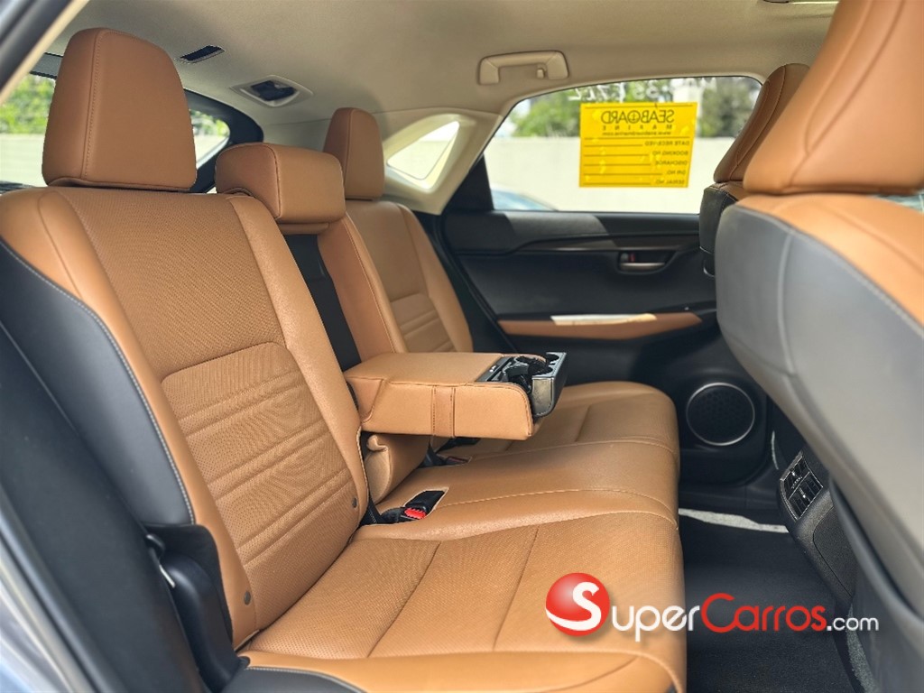 2021 Lexus NX 300 — foto 8 / 12
