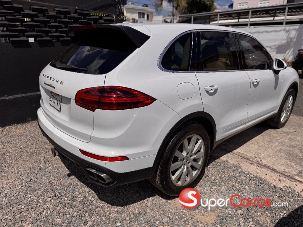 2015 Porsche Cayenne Turbo S — foto 5 / 12