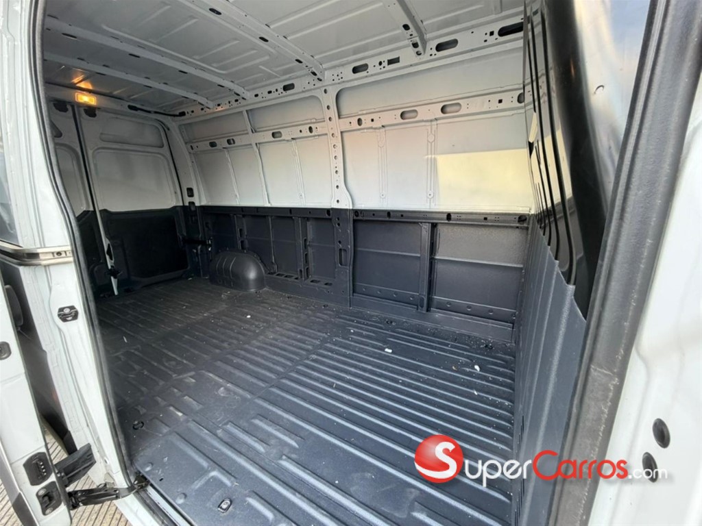 2025 Renault Master Carga — foto 8 / 10