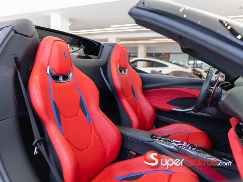 2024 Ferrari 296 GTS — foto 4 / 11