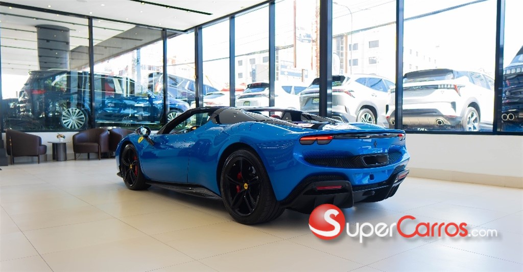 2024 Ferrari 296 GTS — foto 6 / 11