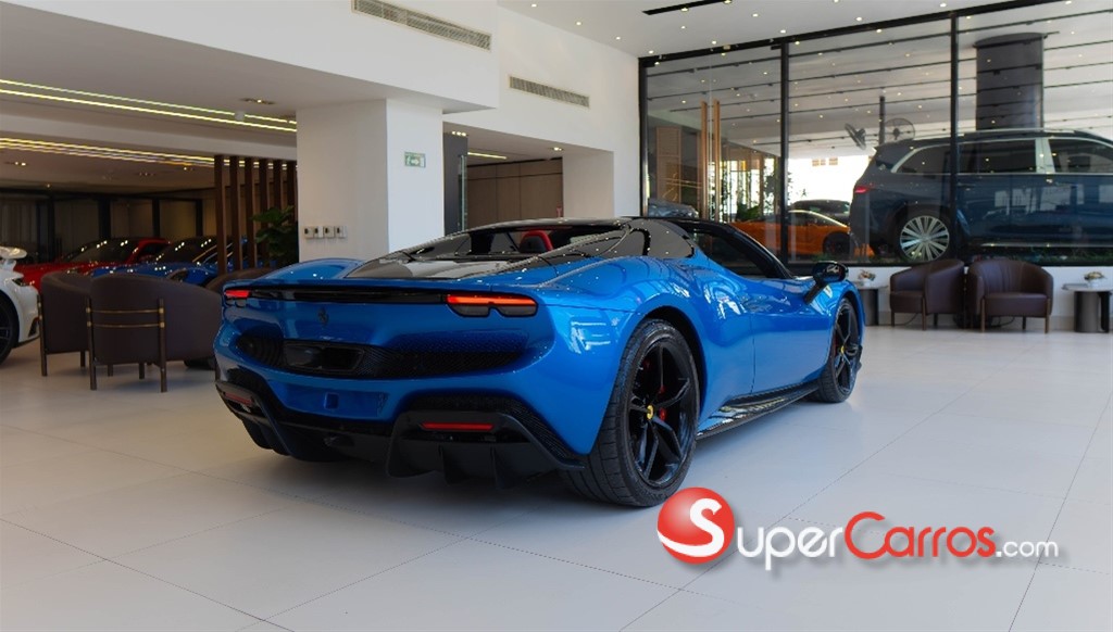 2024 Ferrari 296 GTS — foto 8 / 11