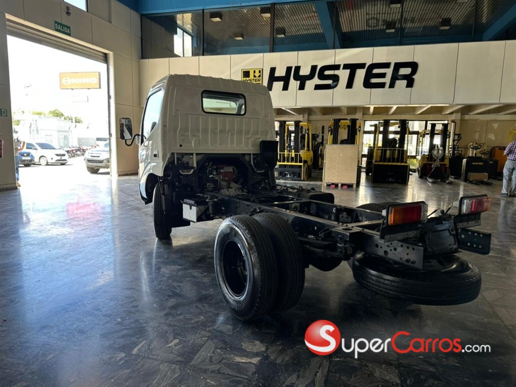 2026 Hino serie 300 XZU 600L — foto 5 / 10