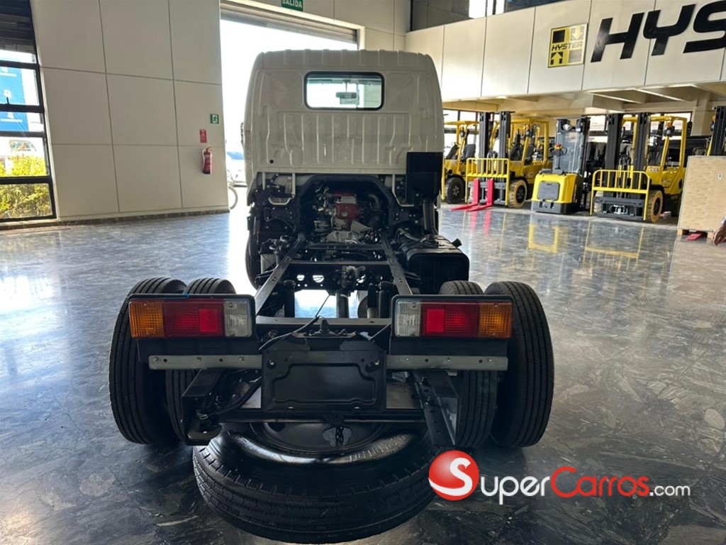 2026 Hino serie 300 XZU 600L — foto 6 / 10