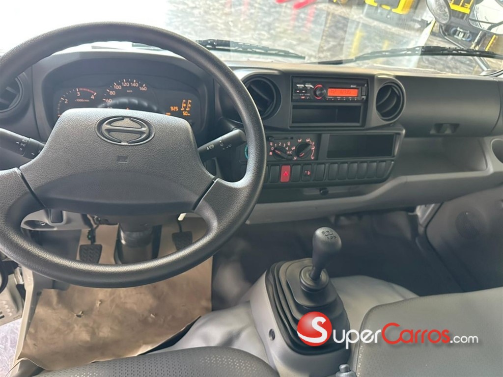 2026 Hino serie 300 XZU 600L — foto 8 / 10