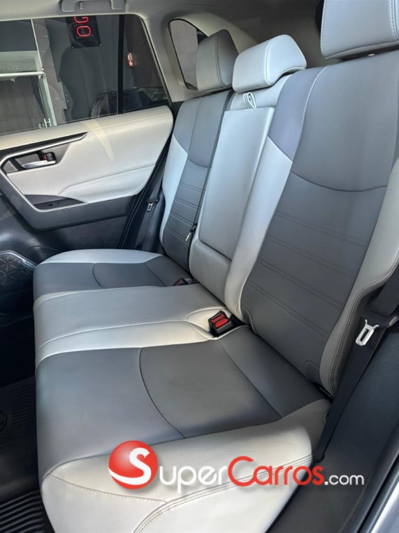 2023 Toyota RAV4 XLE Premium — foto 5 / 8