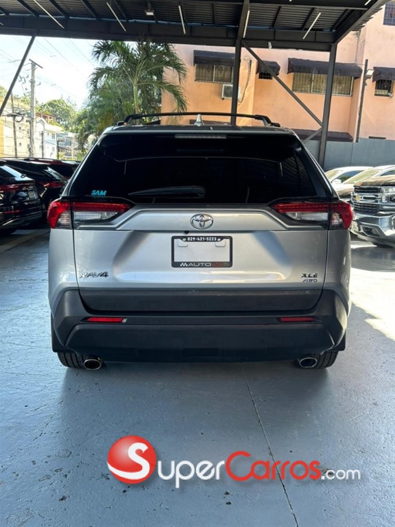 2023 Toyota RAV4 XLE Premium — foto 8 / 8