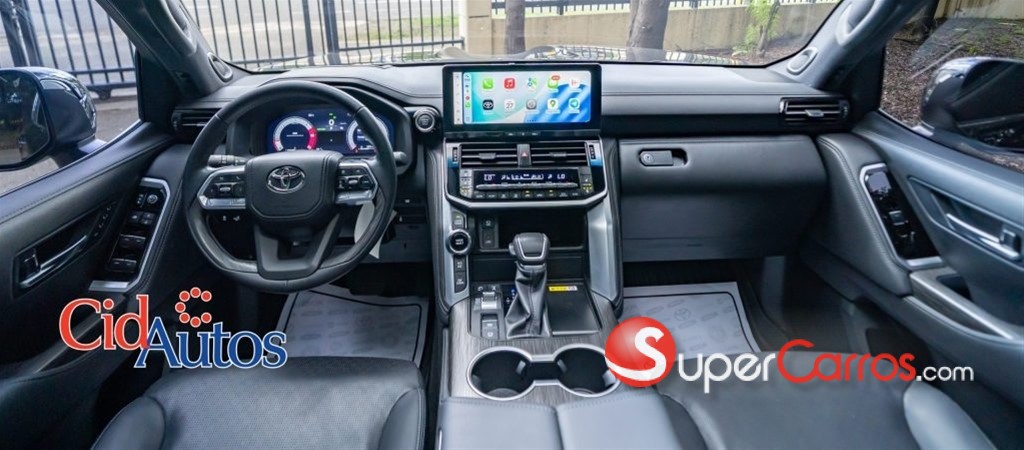 2025 Toyota Land Cruiser VXR — foto 10 / 12