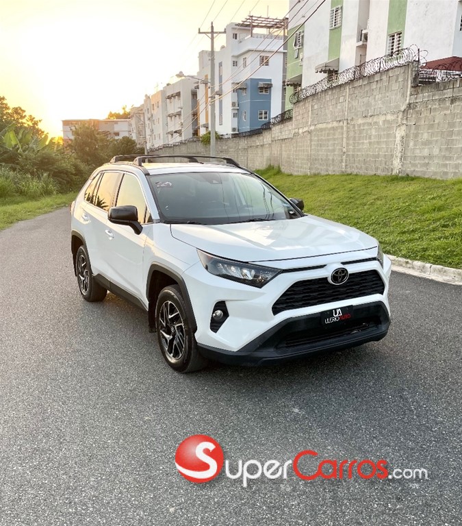 2019 Toyota RAV4 LE — foto 2 / 12