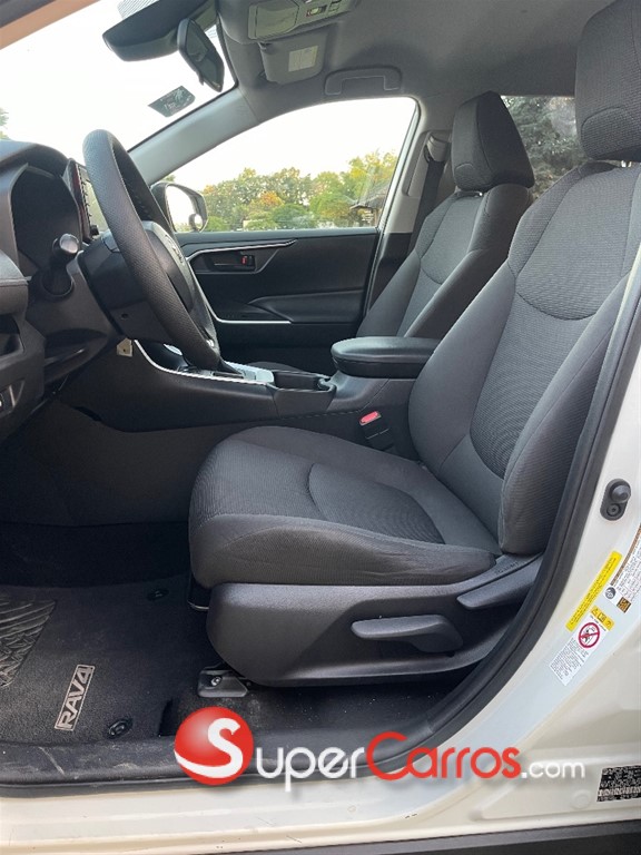 2019 Toyota RAV4 LE — foto 5 / 12