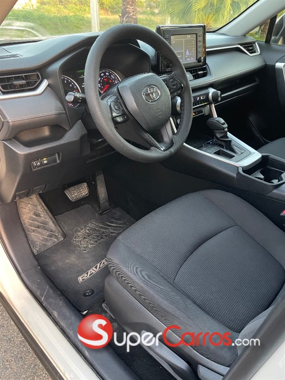 2019 Toyota RAV4 LE — foto 6 / 12