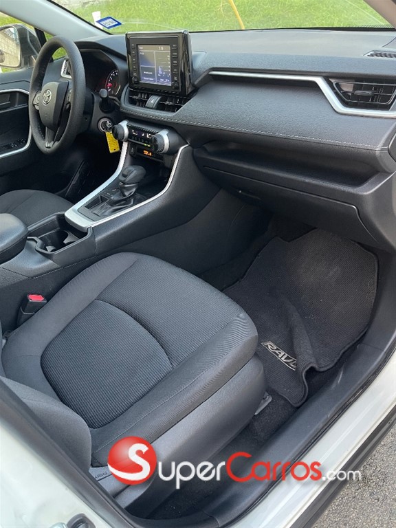2019 Toyota RAV4 LE — foto 9 / 12