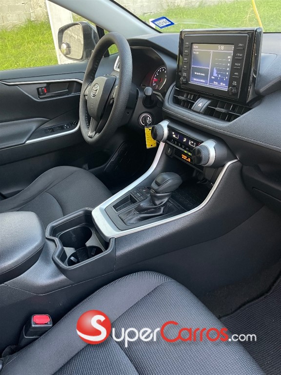 2019 Toyota RAV4 LE — foto 10 / 12