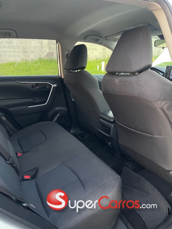 2019 Toyota RAV4 LE — foto 12 / 12